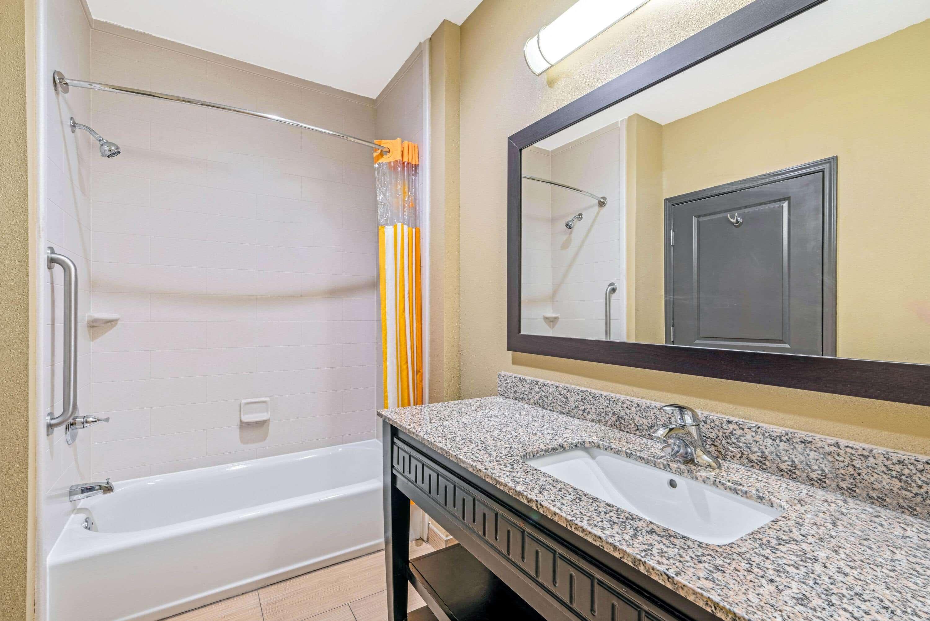 La Quinta By Wyndham Muskogee Hotel Екстериор снимка
