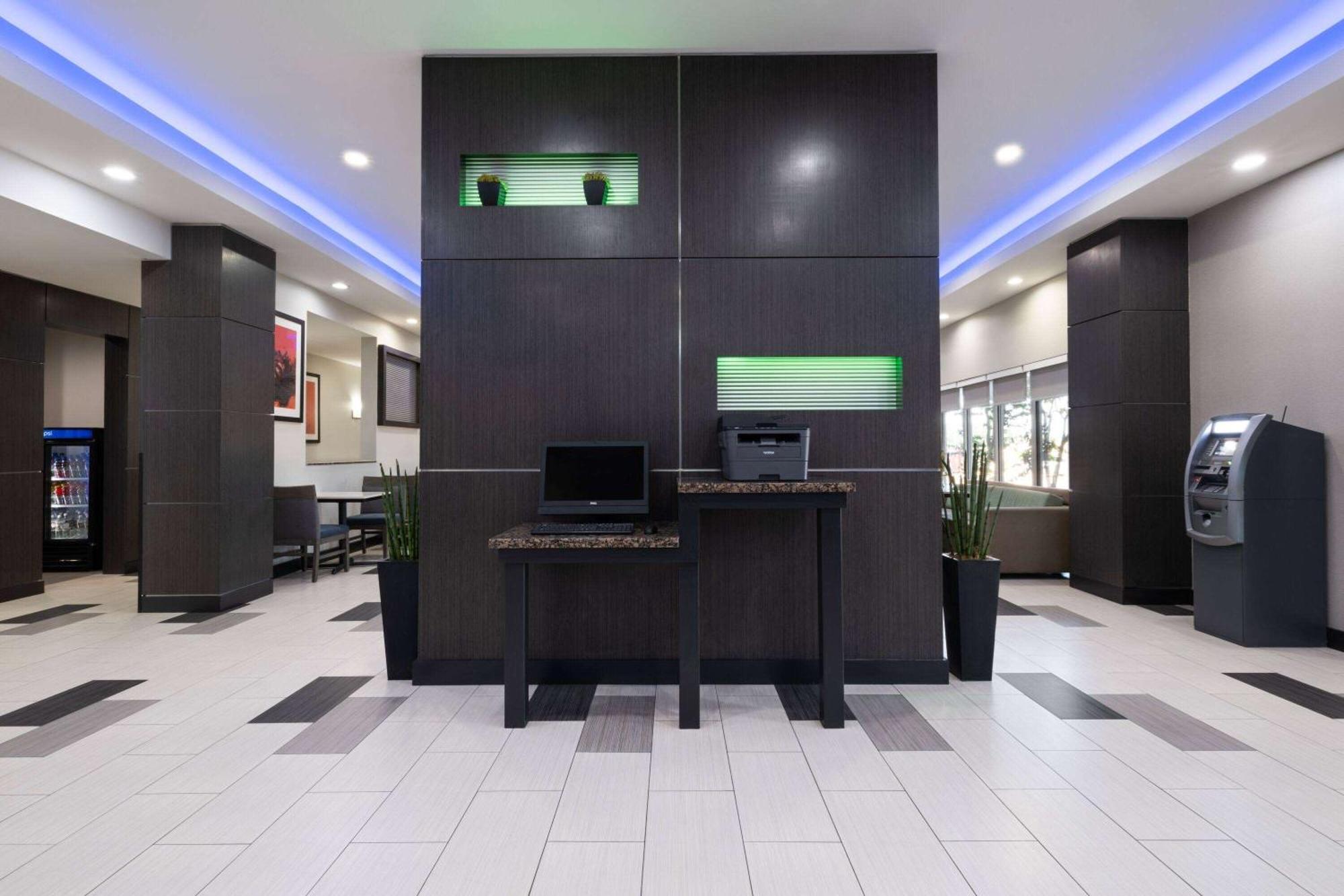 La Quinta By Wyndham Muskogee Hotel Екстериор снимка