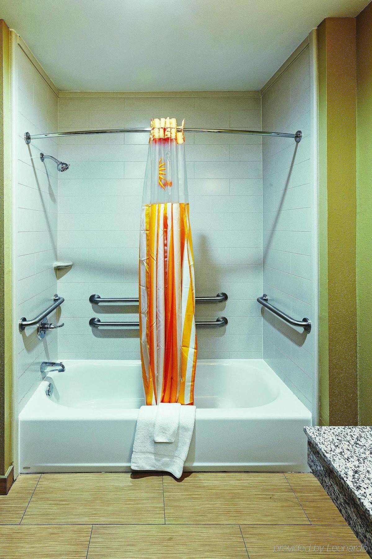 La Quinta By Wyndham Muskogee Hotel Екстериор снимка